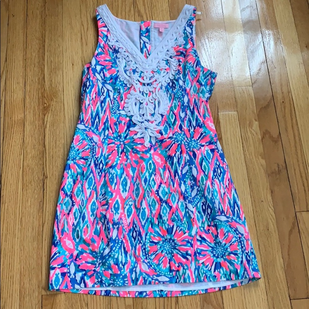 Lilly Pulitzer size 10 shift dress.